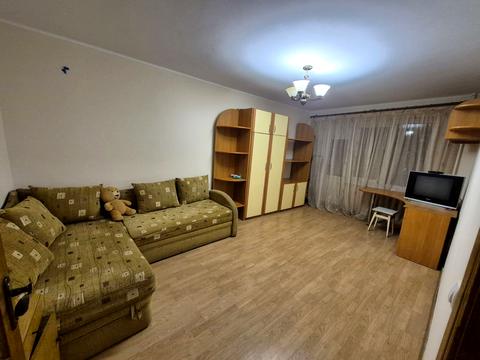 квартира за адресою Василя Симоненка вул., 4