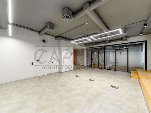 комерційна за адресою Андрія Верхогляда вул. (Михайла Драгомирова), 14-А