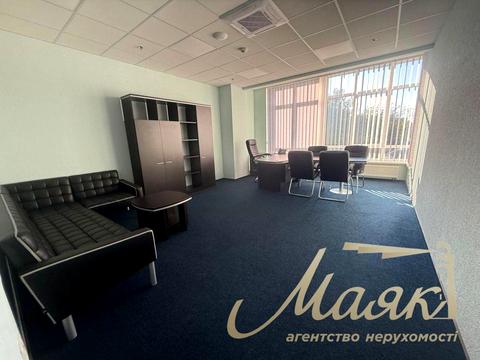 коммерческая по адресу Михаила Грушевского ул., 9б