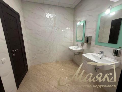 коммерческая по адресу Михаила Грушевского ул., 9б