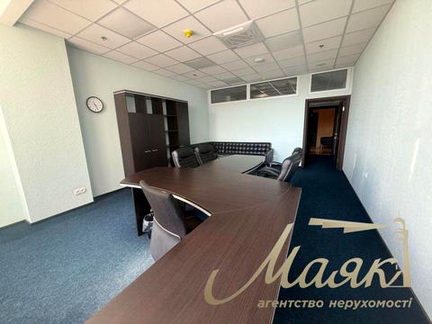 коммерческая по адресу Михаила Грушевского ул., 9б