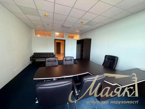 коммерческая по адресу Михаила Грушевского ул., 9б