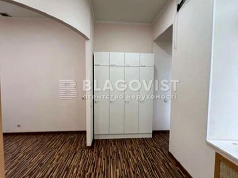 комерційна за адресою Костельна вул., 8