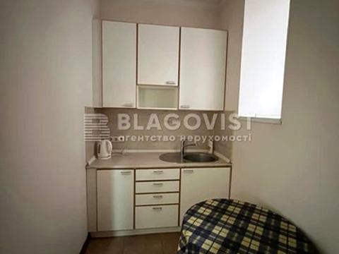 комерційна за адресою Костельна вул., 8