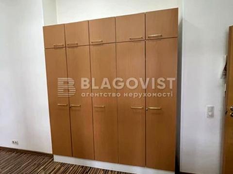 комерційна за адресою Костельна вул., 8