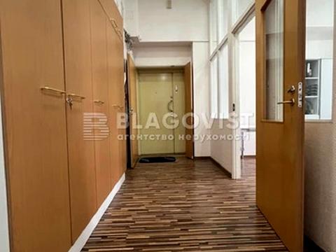комерційна за адресою Костельна вул., 8
