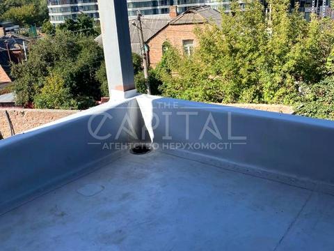 комерційна за адресою Ломаківська вул. (Мічуріна), 15-17