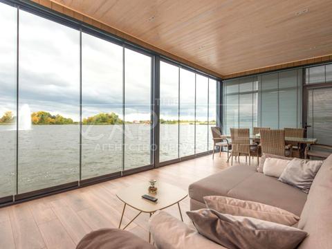 будинок за адресою Велика набережна, 10