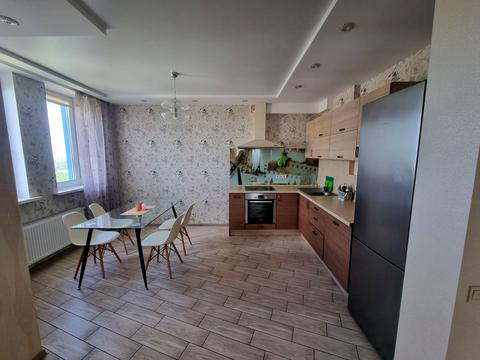 квартира за адресою Авіаконструктора Ігоря Сікорського вул. (Танкова), 1-А