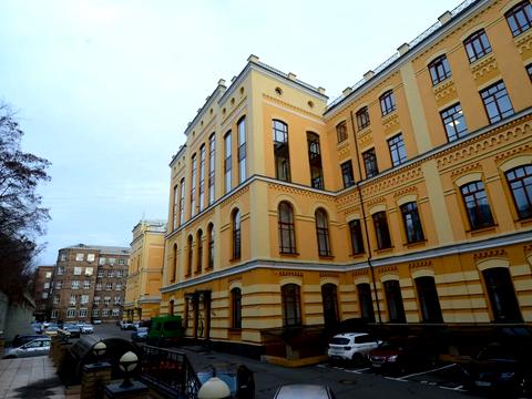 комерційна за адресою Бульварно-Кудрявська вул. (Воровського), 24