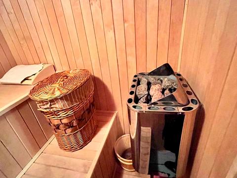 будинок за адресою с. Романків, Центральна вул.