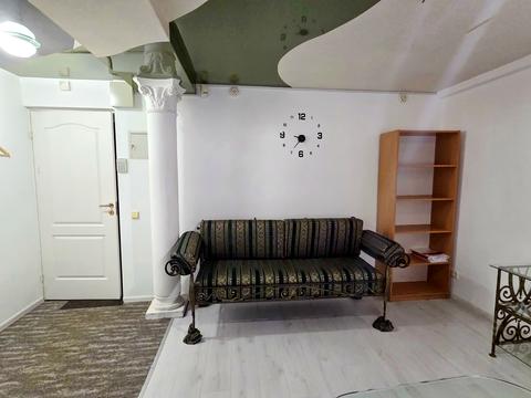 комерційна за адресою Кловський узвіз, 12