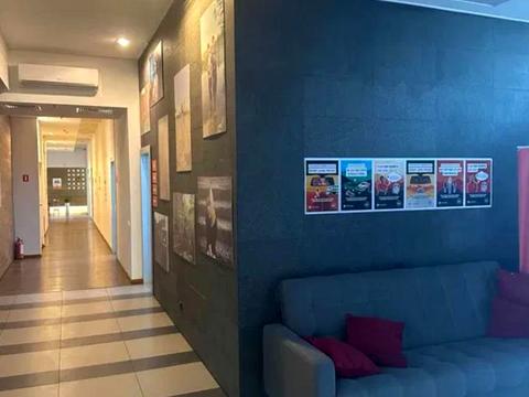 комерційна за адресою Дмитра Яворницького просп. (Карла Маркса), 1-А