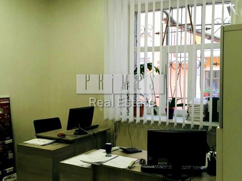 комерційна за адресою Воздвиженська вул., 20