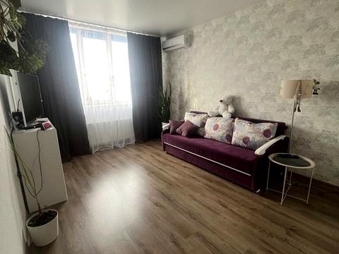 квартира за адресою Захисників України вул. (1-го Травня), 42