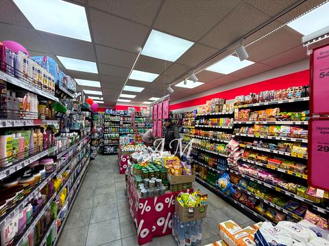 комерційна за адресою Червоної Калини просп. (Володимира Маяковського), 26