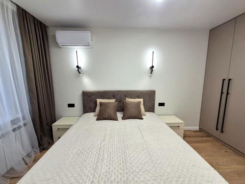 квартира за адресою Автозаводська вул., 5