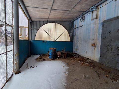 комерційна за адресою Фанерна вул., 1