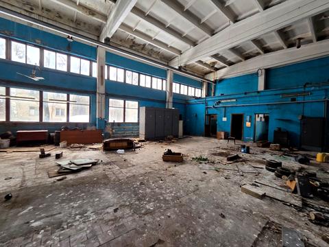 комерційна за адресою Фанерна вул., 1
