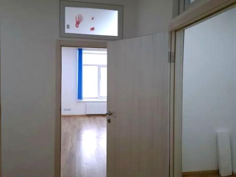 комерційна за адресою Новонаводницька вул. (Лаврська), 16