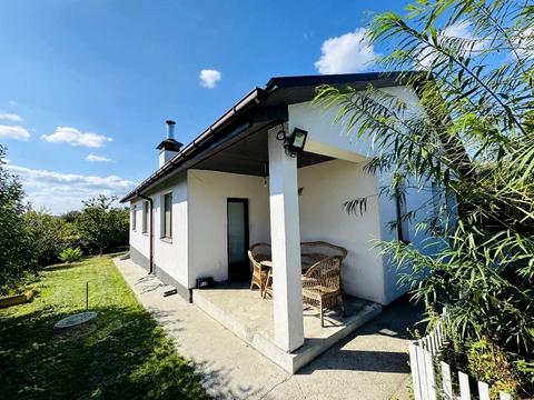 будинок за адресою Вишнева вул., 131б