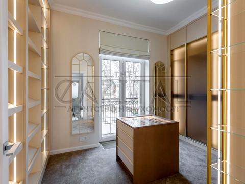 будинок за адресою Павла Загребельного вул. (Миколи Раєвського)