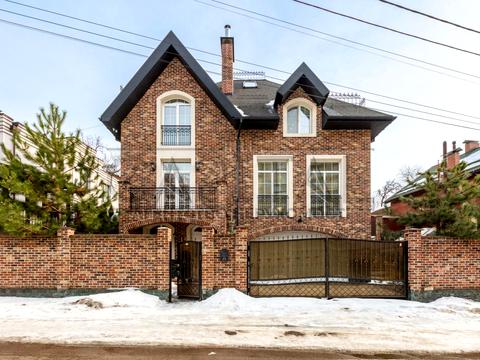 будинок за адресою Павла Загребельного вул. (Миколи Раєвського)