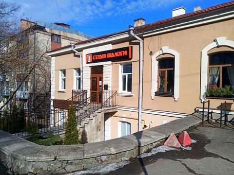 комерційна за адресою Рівне, Соборна, 18