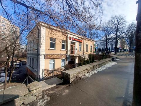 комерційна за адресою Рівне, Соборна, 18