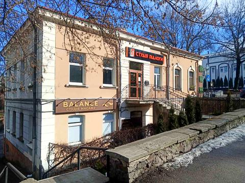 комерційна за адресою Рівне, Соборна, 18