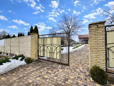 будинок за адресою Київська вул. (Леніна)