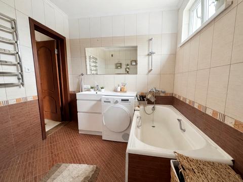 будинок за адресою Київська вул. (Леніна)