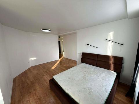 квартира за адресою Злуки просп., 7