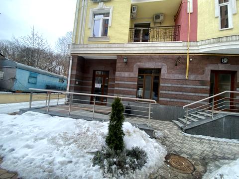 комерційна за адресою Дегтярна вул., 29