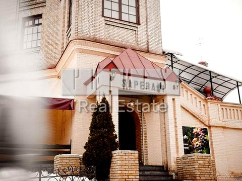 комерційна за адресою Михайла Грушевського вул., 1в