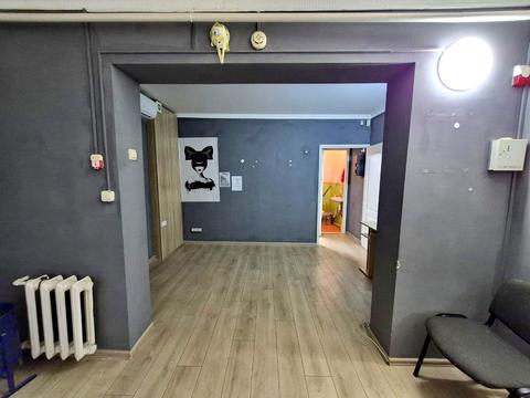 комерційна за адресою Академіка Корольова вул., 74а