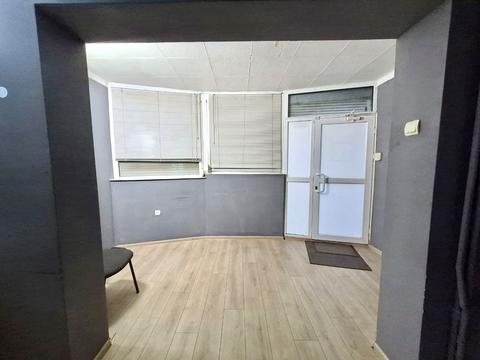 комерційна за адресою Академіка Корольова вул., 74а