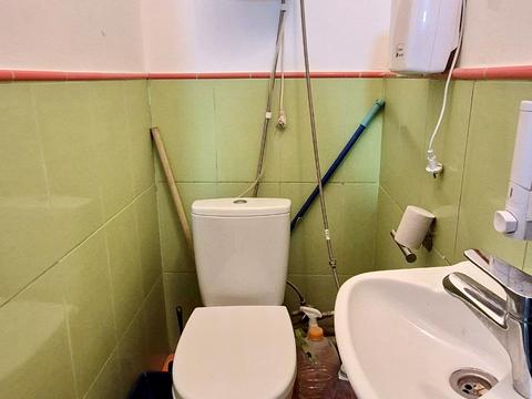 комерційна за адресою Академіка Корольова вул., 74а