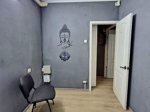 комерційна за адресою Академіка Корольова вул., 74а