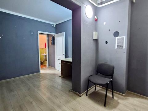 комерційна за адресою Академіка Корольова вул., 74а