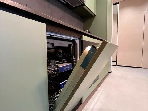 квартира за адресою Салютна вул., 2к24