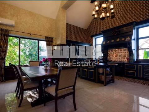 будинок за адресою Центральна вул.