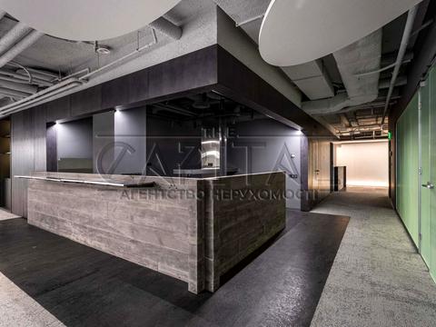 комерційна за адресою Володимирська вул., 33