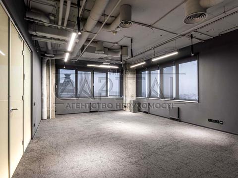 комерційна за адресою Володимирська вул., 33