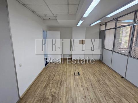 комерційна за адресою Богдана Хмельницького вул., 19-21