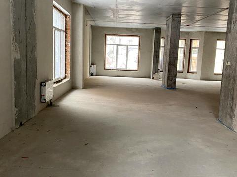 комерційна за адресою Дегтярна вул., 18