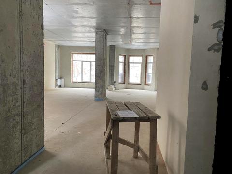 комерційна за адресою Дегтярна вул., 18