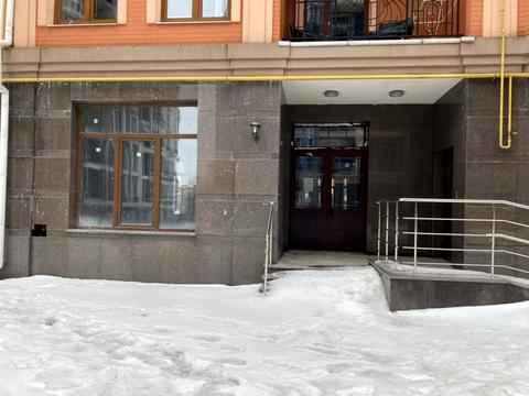 комерційна за адресою Дегтярна вул., 18