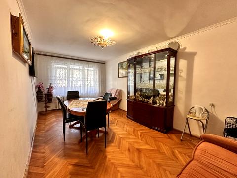 квартира за адресою Василя Симоненка вул., 8