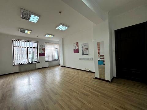 комерційна за адресою Дніпро, Соборна пл. (Жовтнева), 1-Б